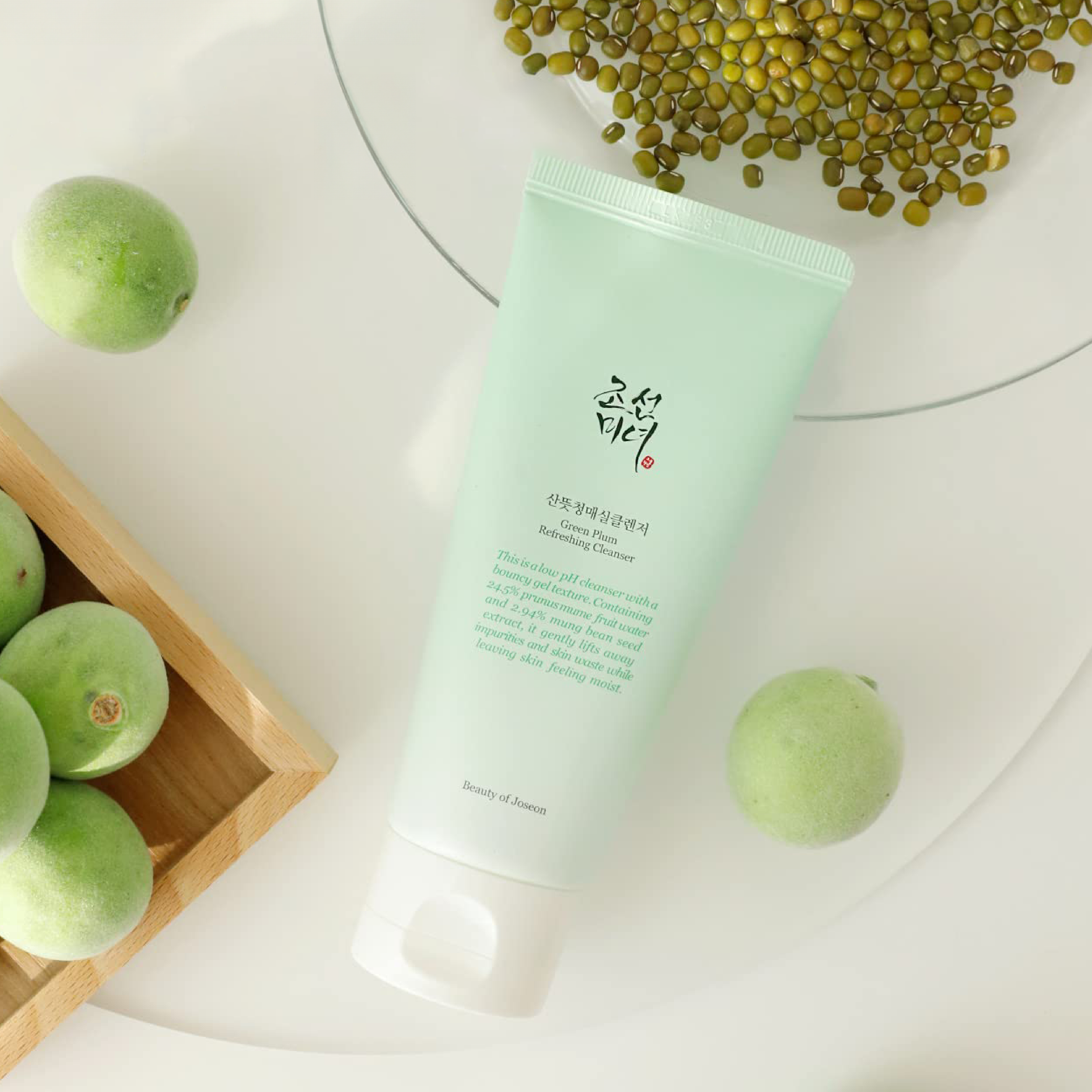 Green Plum Refreshing Cleanser